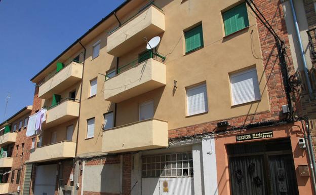 El miedo se atrinchera en el número 5 de la calle Coca