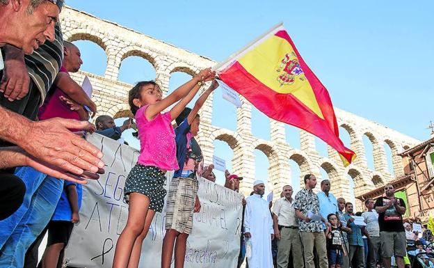 «Son locos manejados por intereses económicos o políticos, no nos representan»