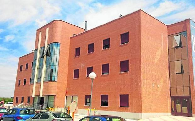 IU y Podemos se movilizan para apoyar a los trabajadores de la residencia