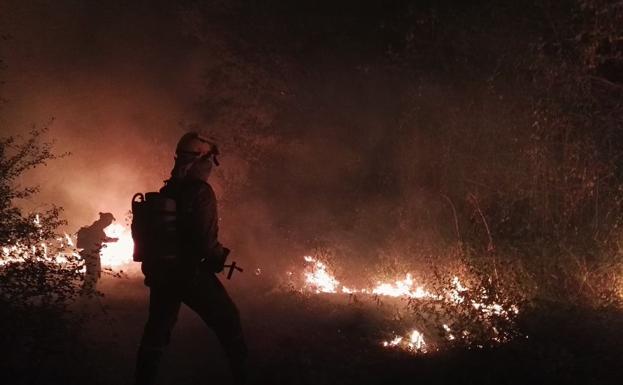 «Estamos sin capacidad de extinción», aseguran los brigadistas