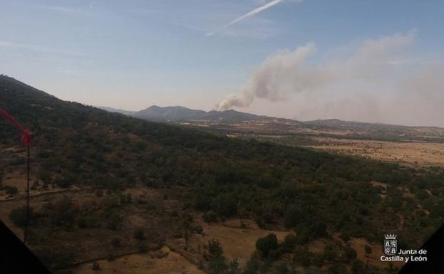 Ocho incendios permanecen activos en Castilla y León