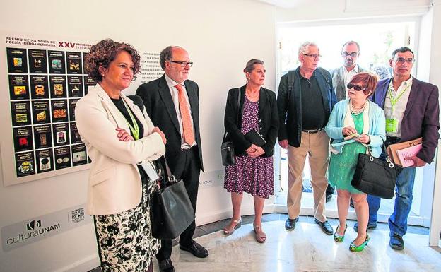 La Usal reivindica su vínculo con la poesía en español a través de una exposición en México