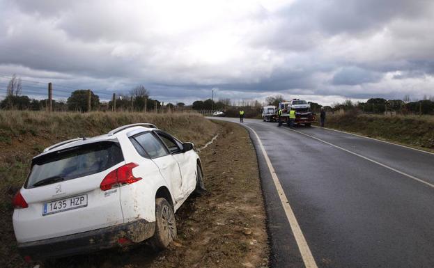 Heridos dos adultos y dos adolescentes en un accidente en Yanguas de Eresma