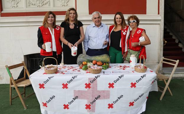 Cruz Roja de Palencia recauda fondos en el Día de la Banderita