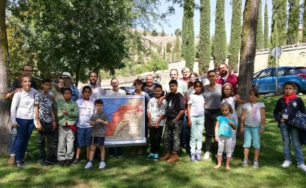 Los niños saharauis se despiden de sus familiares de acogida en Segovia