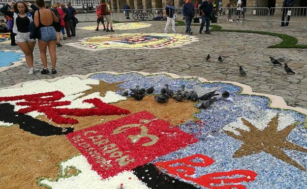 Exhibición en Santiago de los alfombristas