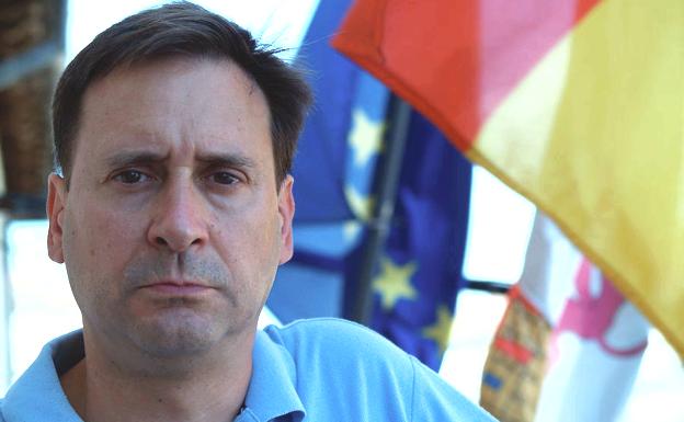 El alcalde de Fuenterrebollo acusa a Compromís de ser radical con la memoria histórica