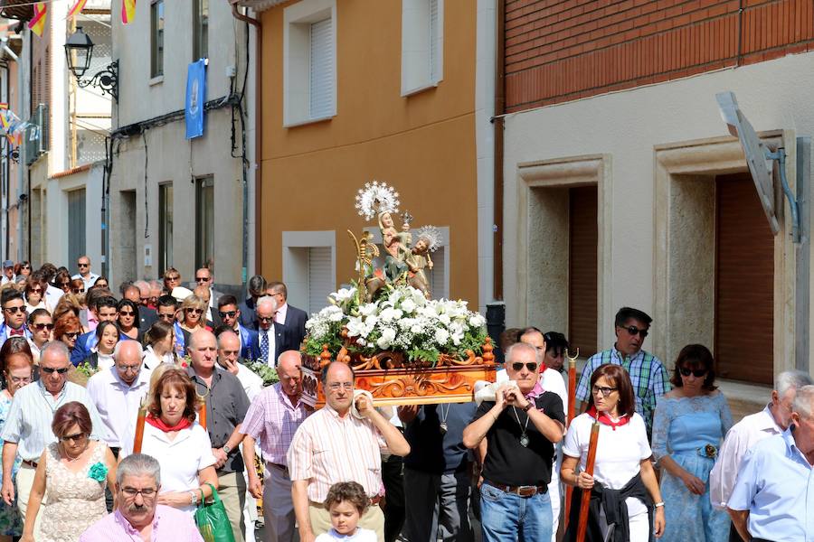 Honores a la patrona de Baltanás