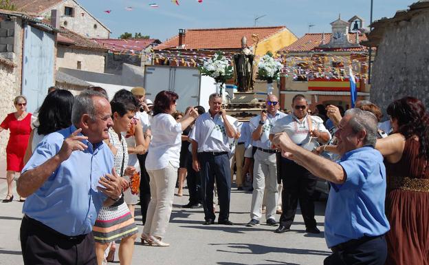 Fuentepiñel celebra las fiestas en honor de San Nicolás de Bari