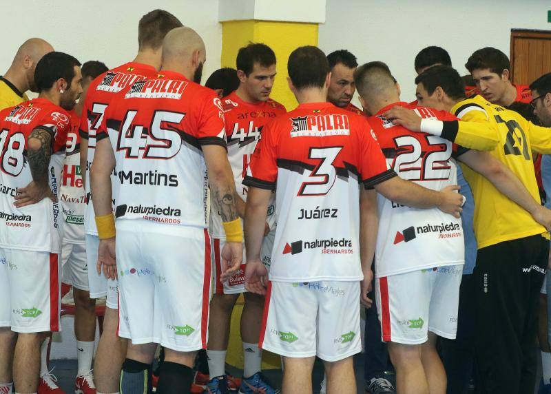El Viveros Herol Nava vence por 27-22 al Balonmano Alarcos