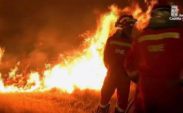 Declarado nivel 2 en un incendio que se aproxima a la localidad de Latedo