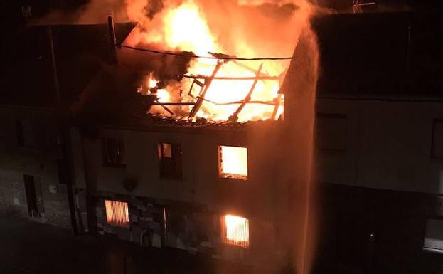 El 'toque a fuego' de campanas salva de las llamas a Quintana de Fuseros