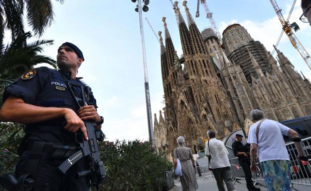 Los Mossos levantan el cordón de la Sagrada Familia tras una falsa alerta antiterrorista