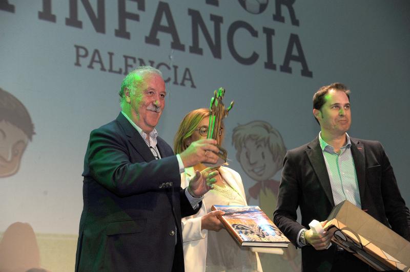 Vicente del Bosque participa en un acto organizado por Unicef y el club San Telmo en Palencia