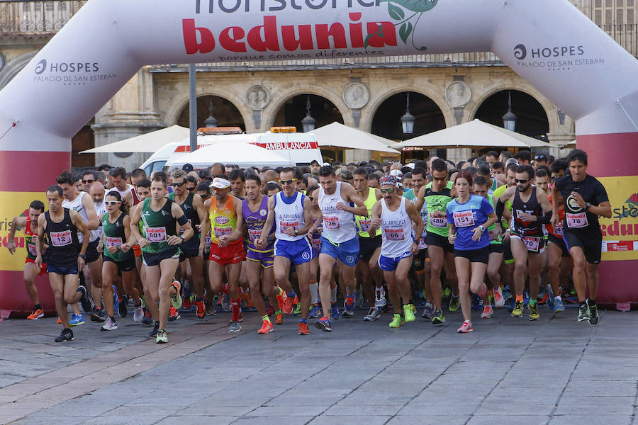 Clamor atlético contra la violencia de género en la Plaza Mayor de Salamanca