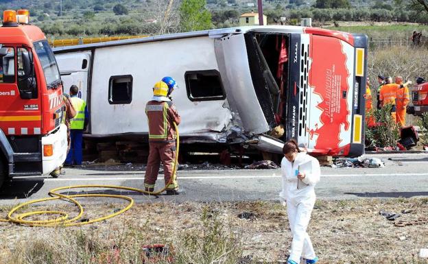 Archivada la causa contra el conductor del bus accidentado en Tarragona que dejó 13 muertos