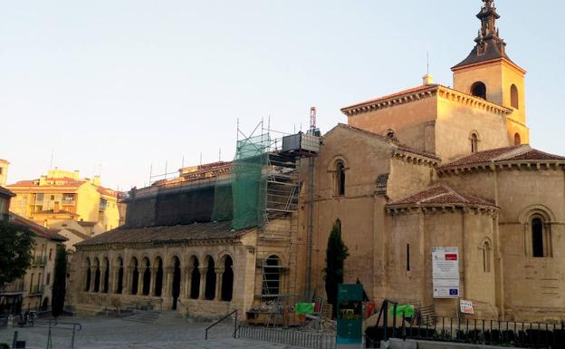 Las obras en los tejados de San Millán terminan con una colonia de vencejos