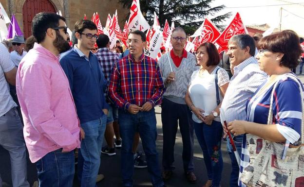 Los trabajadores de la residencia reciben el apoyo de partidos políticos y sindicatos