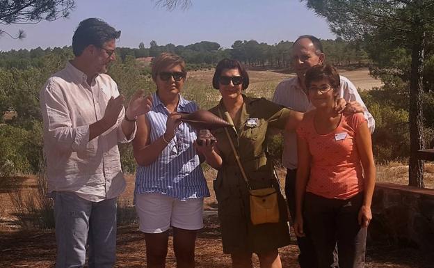 El PSOE de Coca rinde homenaje a Juan Muñoz Suárez en la Fiesta de la Rosa