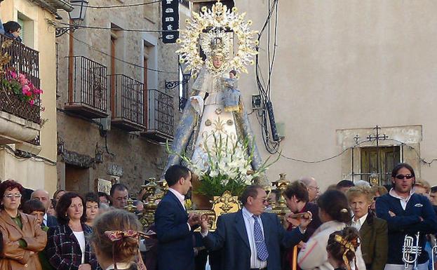 «La Virgen del Rosario bien vale una jota»