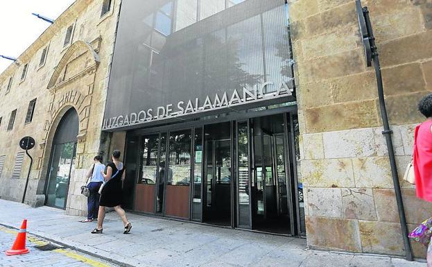 Piden cuatro años y medio de prisión para un ‘hacker’ acusado de falsificar sus notas universitarias