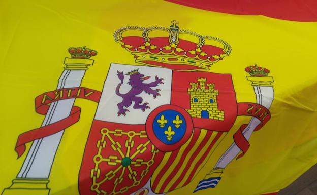 Banderas de España 'made in Barcelona' contra la independencia