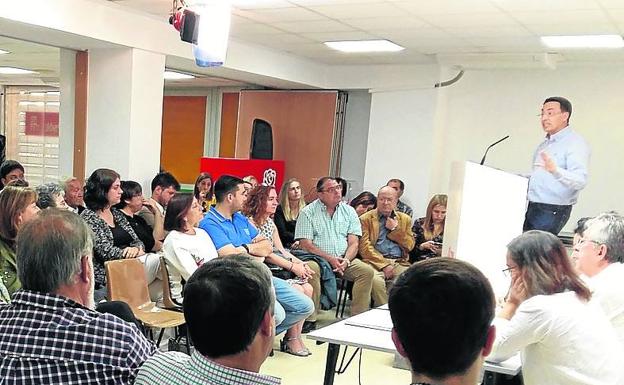 Carmen García se convierte en la cuarta candidata a la Secretaría Provincial del PSOE