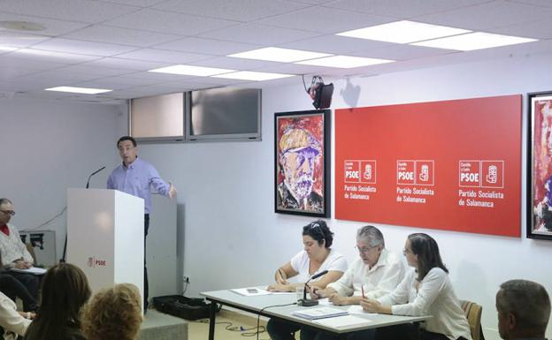 Los cuatro candidatos para liderar el PSOE iniciarán el jueves la búsqueda de avales