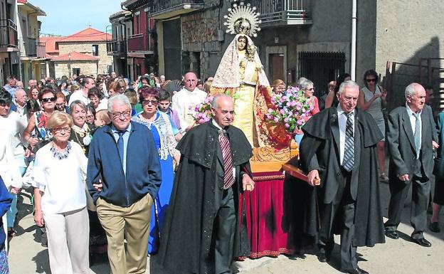 La innovación llega a los bailes en honor de la Virgen del Rosario