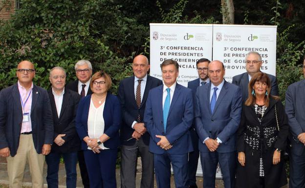 Vázquez reúne a diputaciones de toda España para apuntalar su futuro
