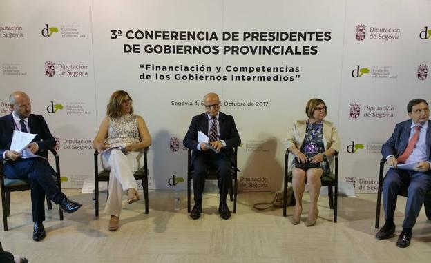 Las diputaciones piden al Gobierno que abra la mano para poder invertir más