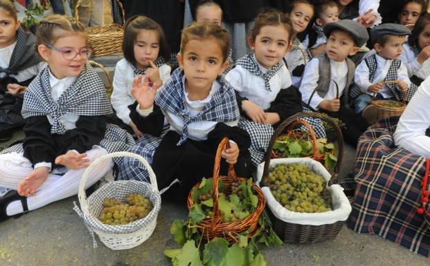 Rueda celebra la Fiesta de la Vendimia a pesar de la falta de materia prima