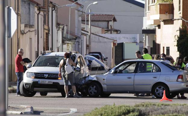 Accidente sin heridos junto a la travesía de la nacional 122 en Peñafiel