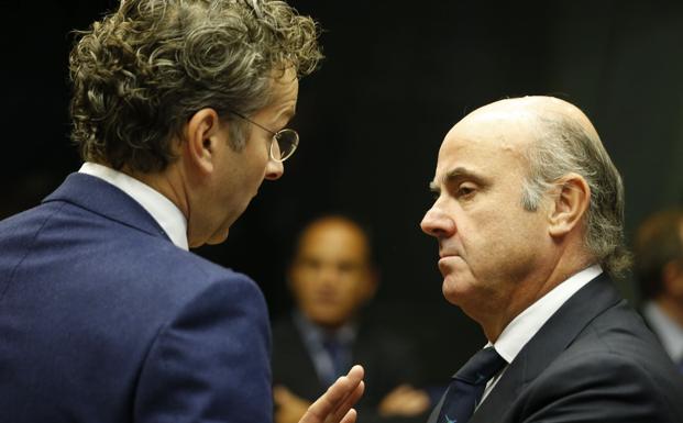 De Guindos dibuja una economía de guerra para una Cataluña independiente