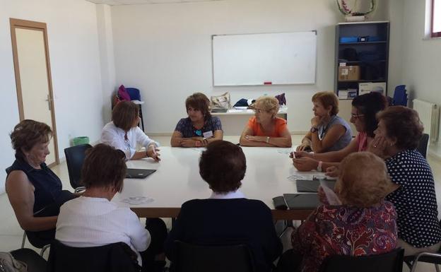 Cruz Roja inicia un taller de memoria dirigido a personas mayores en el Centro Cultural