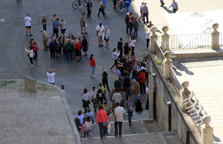 Los turistas apuestan por Segovia en el puente del Pilar