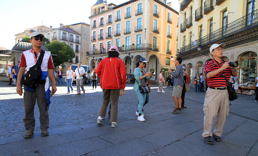 El centro de Segovia se llena de turistas