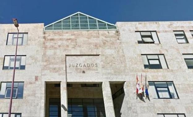Pena de cárcel tras ser pillados infraganti robando cable de cobre en la estación de Astorga