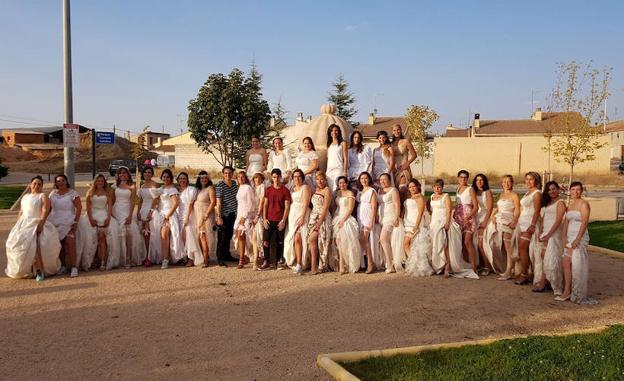 Navas de Oro se viste de novia
