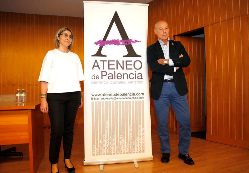 Conferencia de Juan Antonio Corbalán en la Biblioteca Pública de Palencia