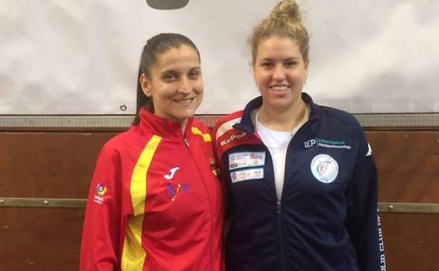 Dora Kiskapusi y Macarena Centenera, en Estonia
