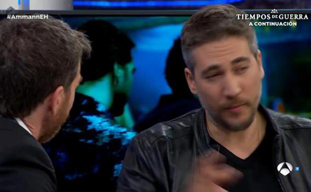 Alberto Ammann recuerda su escena gay en 'Narcos'