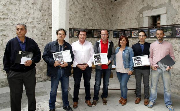 Los ganadores del concurso fotográfico Fiestas de Cuéllar reciben sus galardones