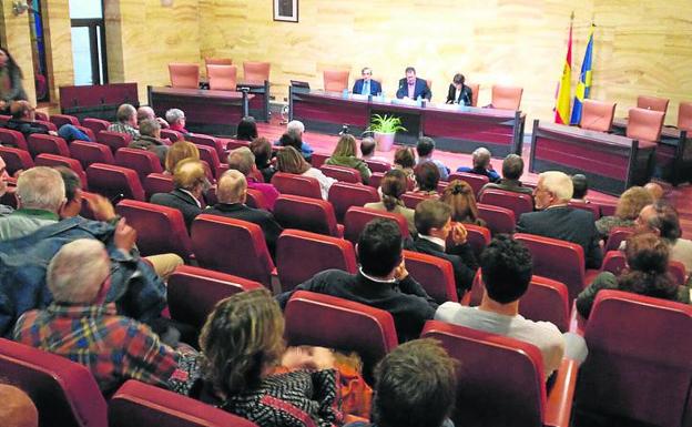 Las figuras de Adolfo Suárez y Marcello Caetano protagonizan el seminario Héroes y Villanos