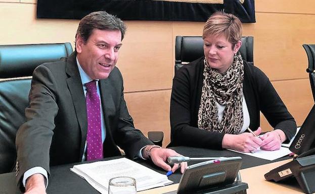 Empleo vaticina que la creación de puestos de trabajo se acelerará en 2018 más que el PIB regional