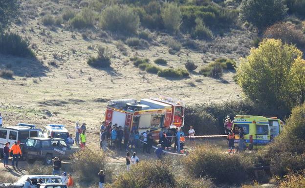 Banderas a media asta en Sariegos en señal de luto por el mortal atropello en el rally