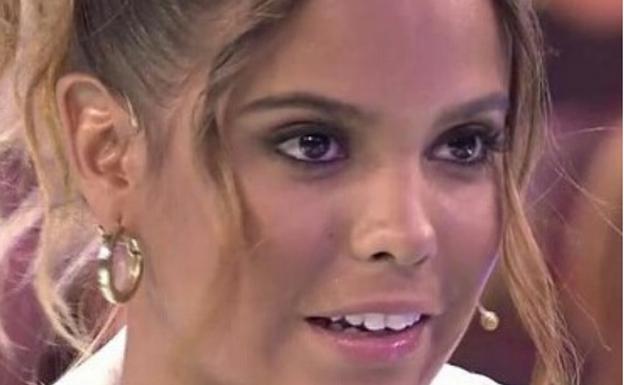 Roban a Gloria Camila un premio en honor a su madre Rocío Jurado