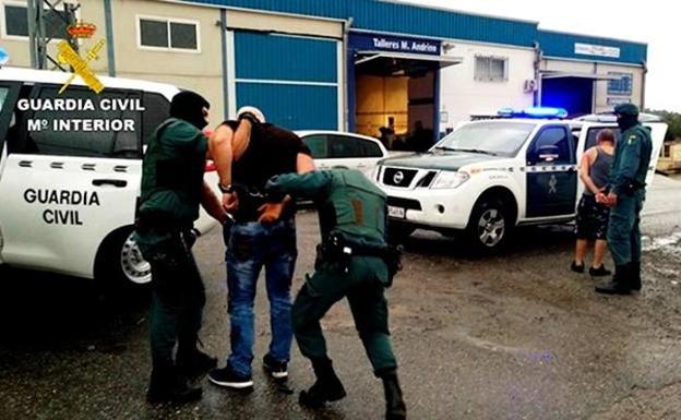 Ocho detenidos por robar coches que almacenaban en Ávila