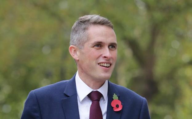 Gavin Williamson reemplaza a Michael Fallon como ministro de Defensa británico