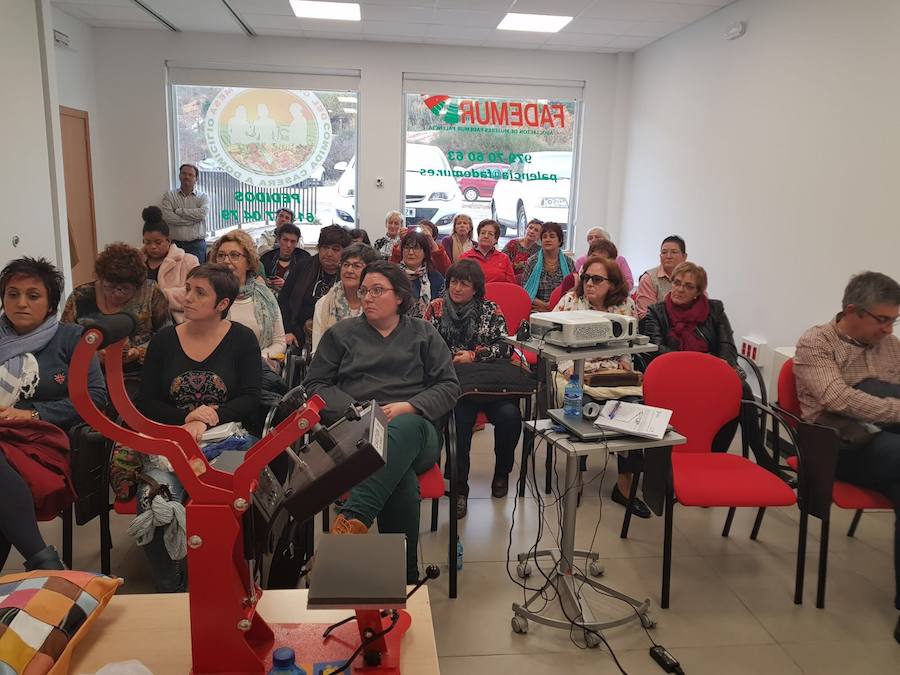 Las mujeres rurales se reúnen en Saldaña para intercambiar experiencias